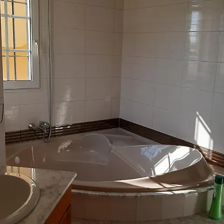 En Veneziola Con Atracadero Privado Villa