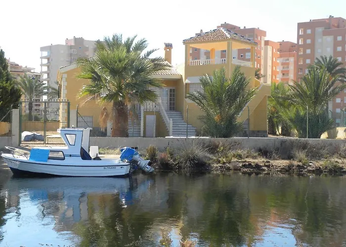 Villa En Veneziola Con Atracadero Privado *