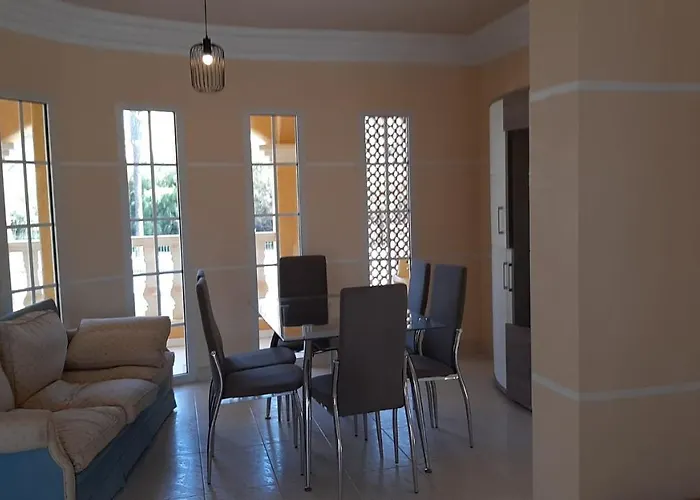 En Veneziola Con Atracadero Privado *